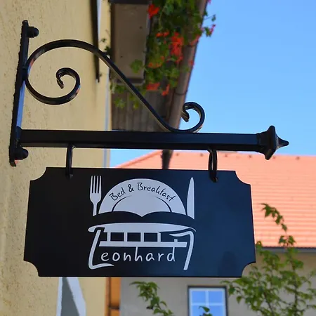 Leonhard 7 Bed and breakfast 3*