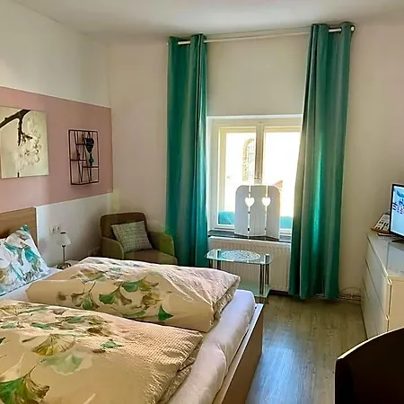 Bed and Breakfast Leonhard 7
