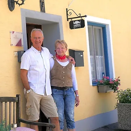 Leonhard 7 Bed and Breakfast 3*